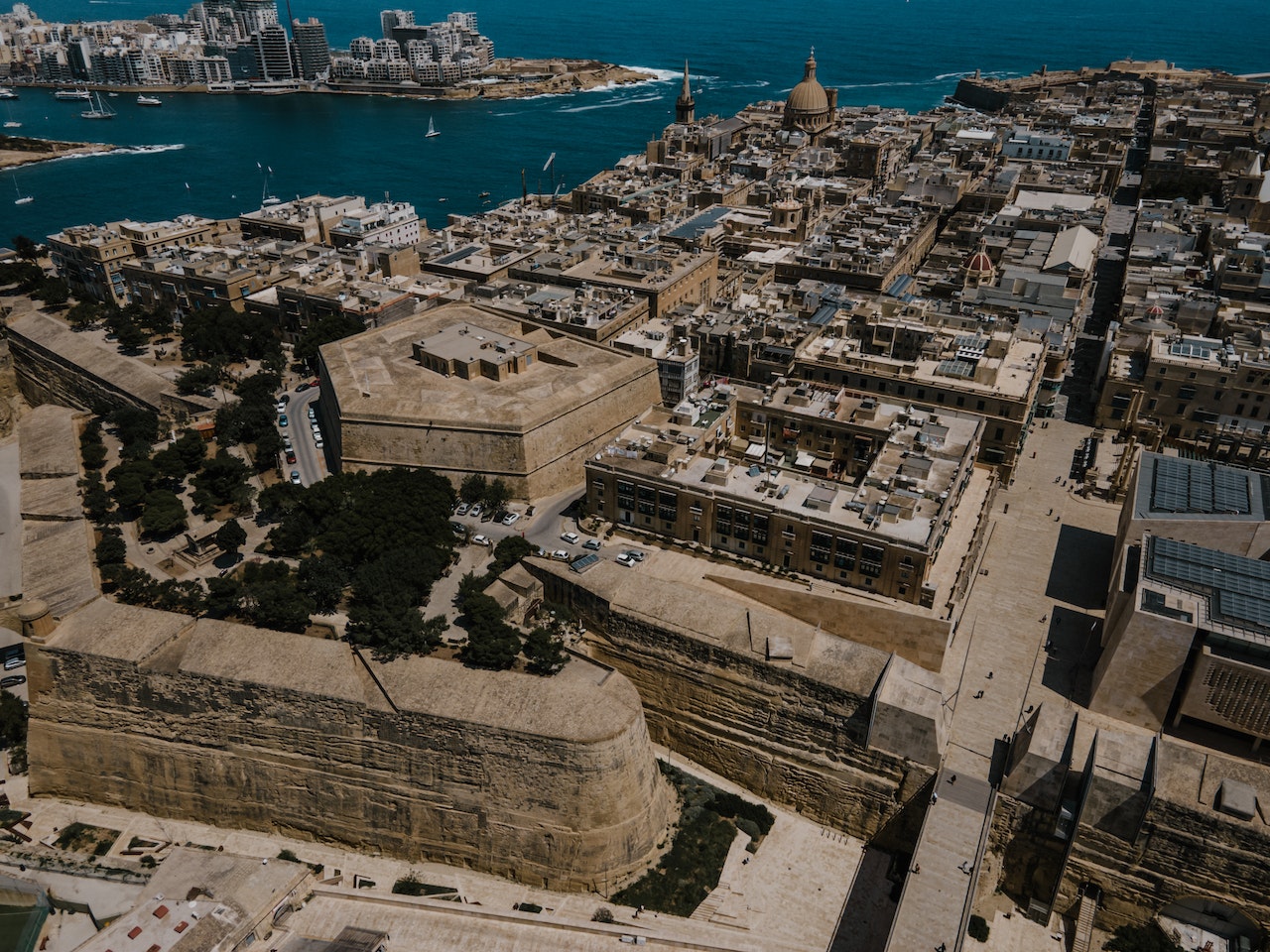 Att arbeta och leva på Malta: vad du behöver ordna